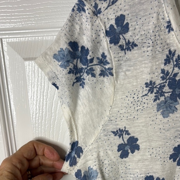 Joie Blue Floral Linen V-Neck Top and Bozzolo 100% Rayon V-Neck Top Bundle Sz L - Picture 6 of 15